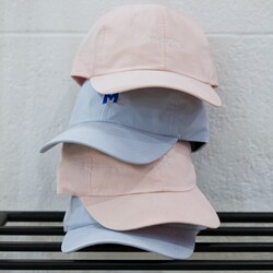 Pick up your favorite ✨⁠
⁠
Les nouvelles casquettes Majestic sont arrivées. Brodés, elles sont disponible en rose et bleu.⁠
⁠
#cap #majesticshop #pinkcap #bluecap #embrodery #embroderycap #casquette #hat #montpellier